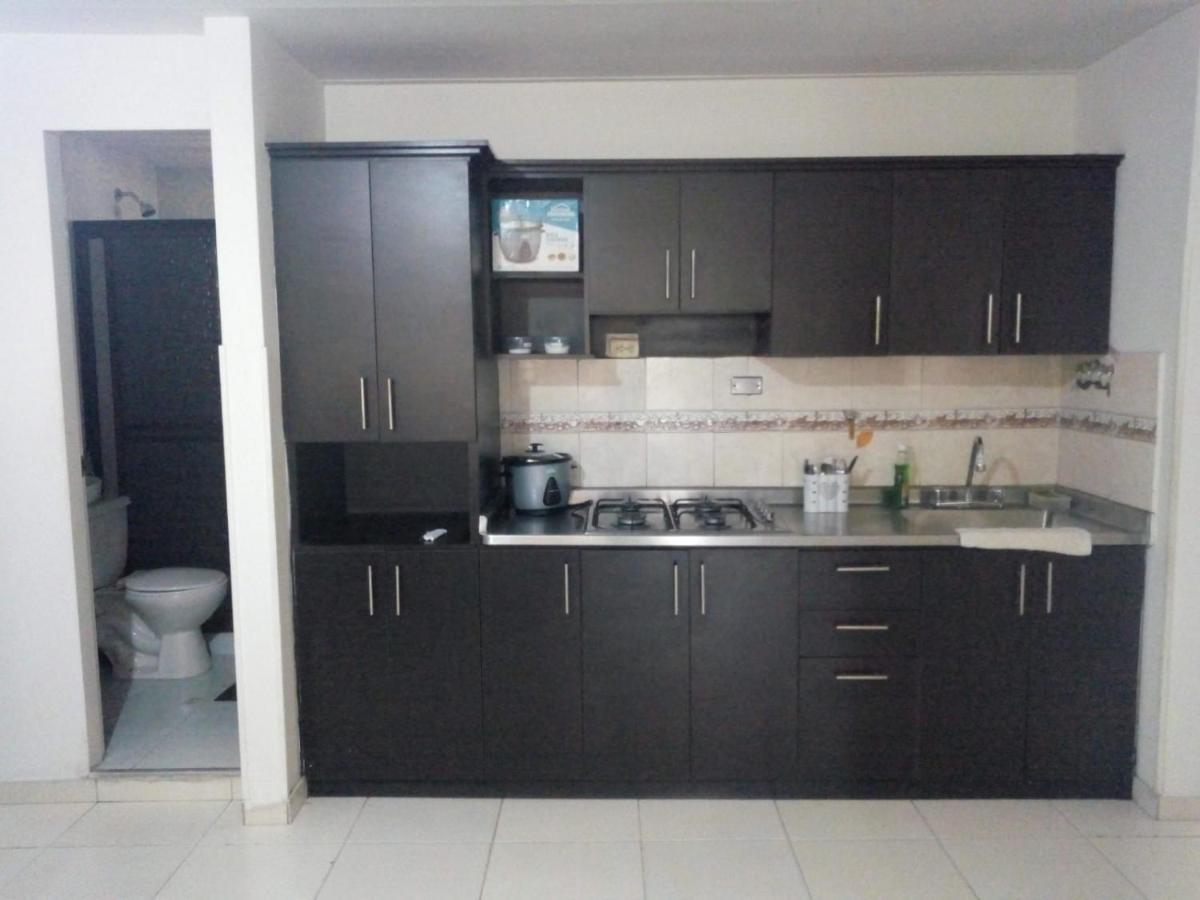 AMPLIO APARTAMENTO LAURELES ESTADIO Y METRO 120 mts2 Medellín Exterior foto